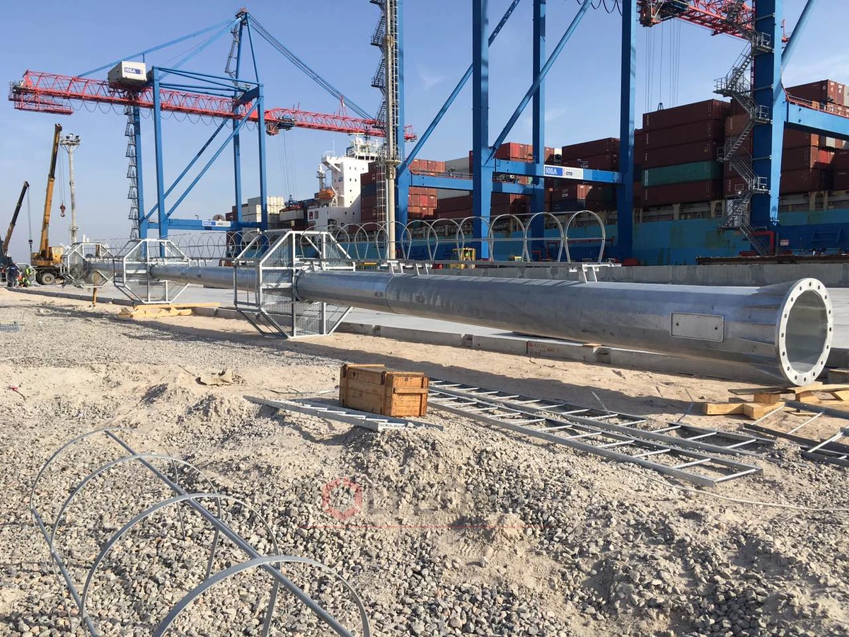 Mast section on a sea terminal construction site