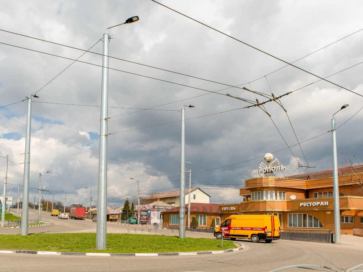 Catenary masts for trams and trolleybuses at a completed site, photo 1