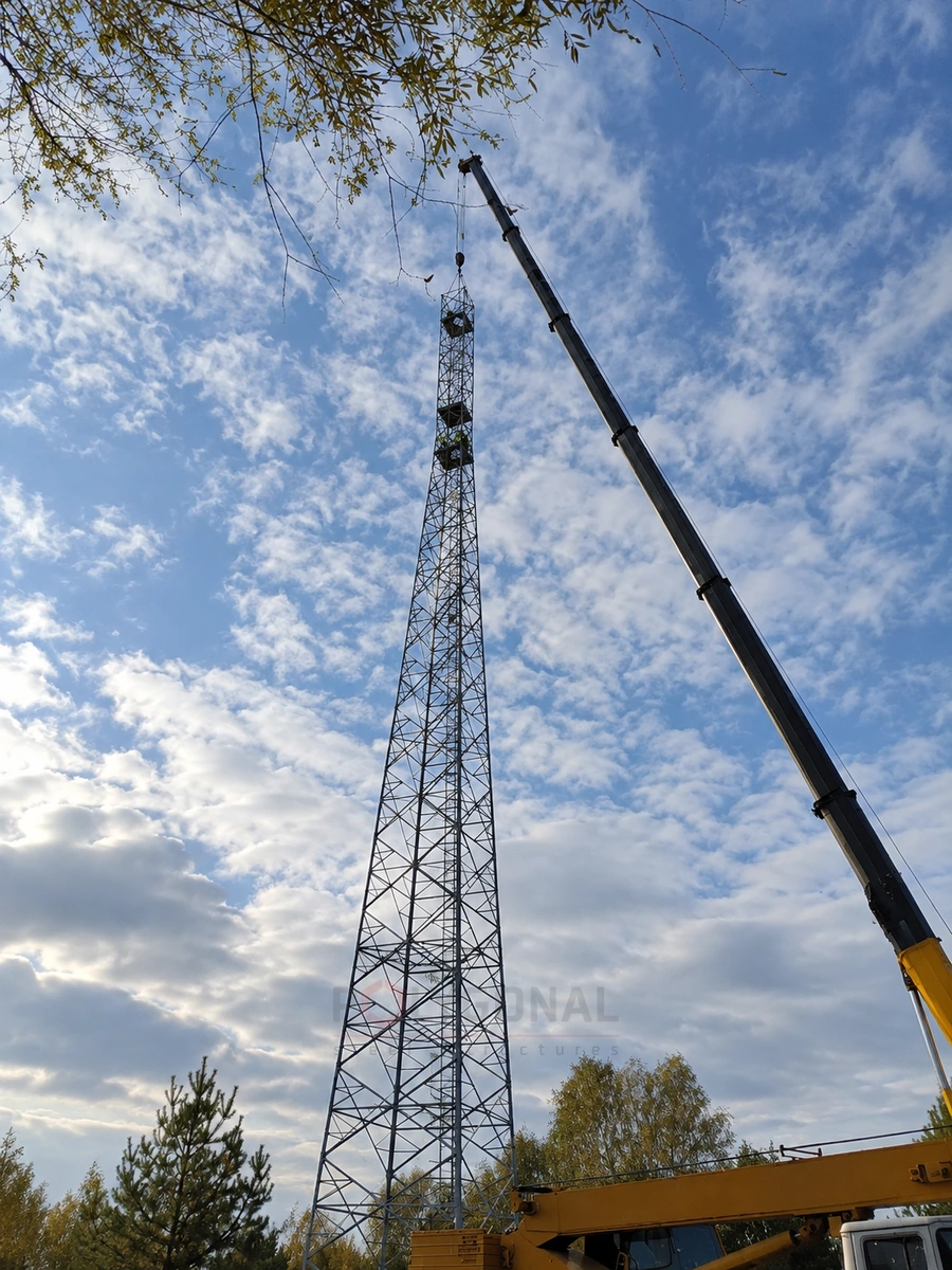 AO-51 lattice antenna mast at a completed site