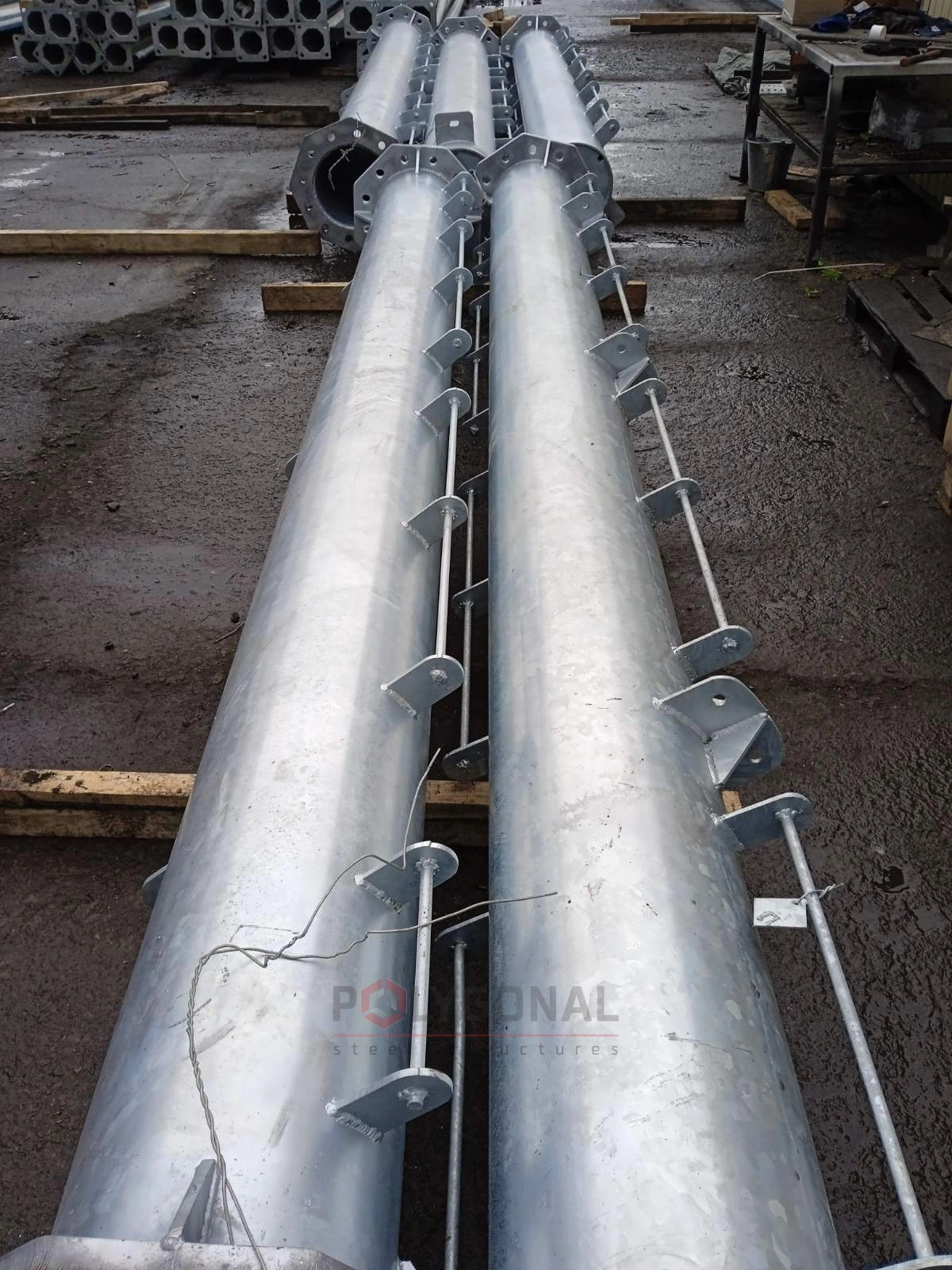 Loading 330 kV gantries at the warehouse, photo 2